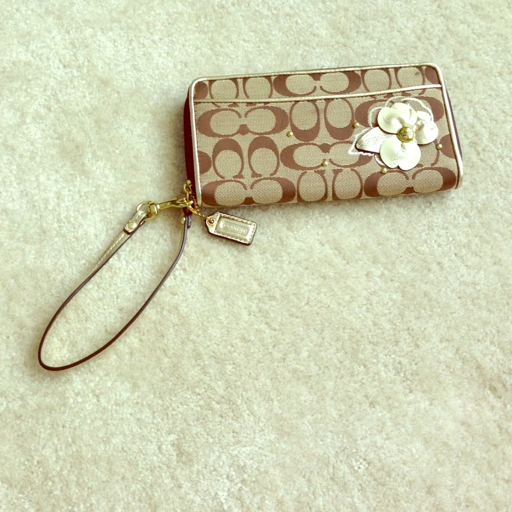 COACH WALLET WRISTLET